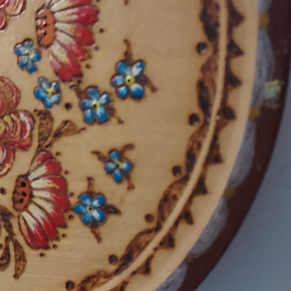 Vintage German Hanging Decor Plate has the name Harnten engraved on it. 8in.Diam - Picture 4 of 8